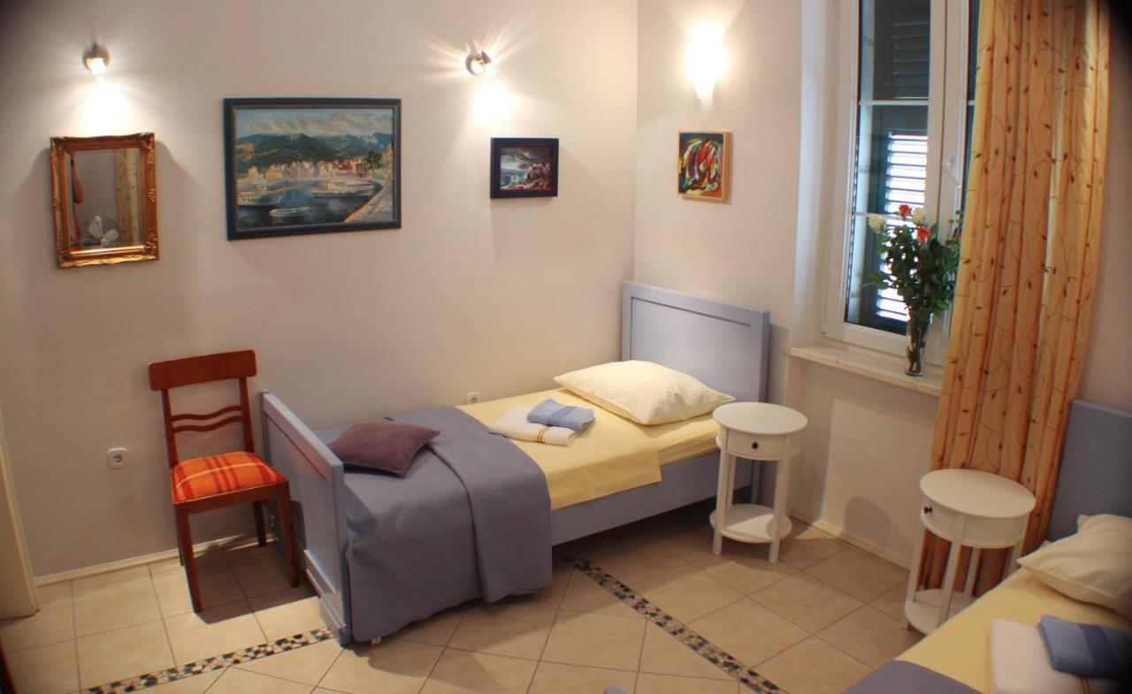 Adagio Theatre Apartment สปลิท ภายนอก รูปภาพ