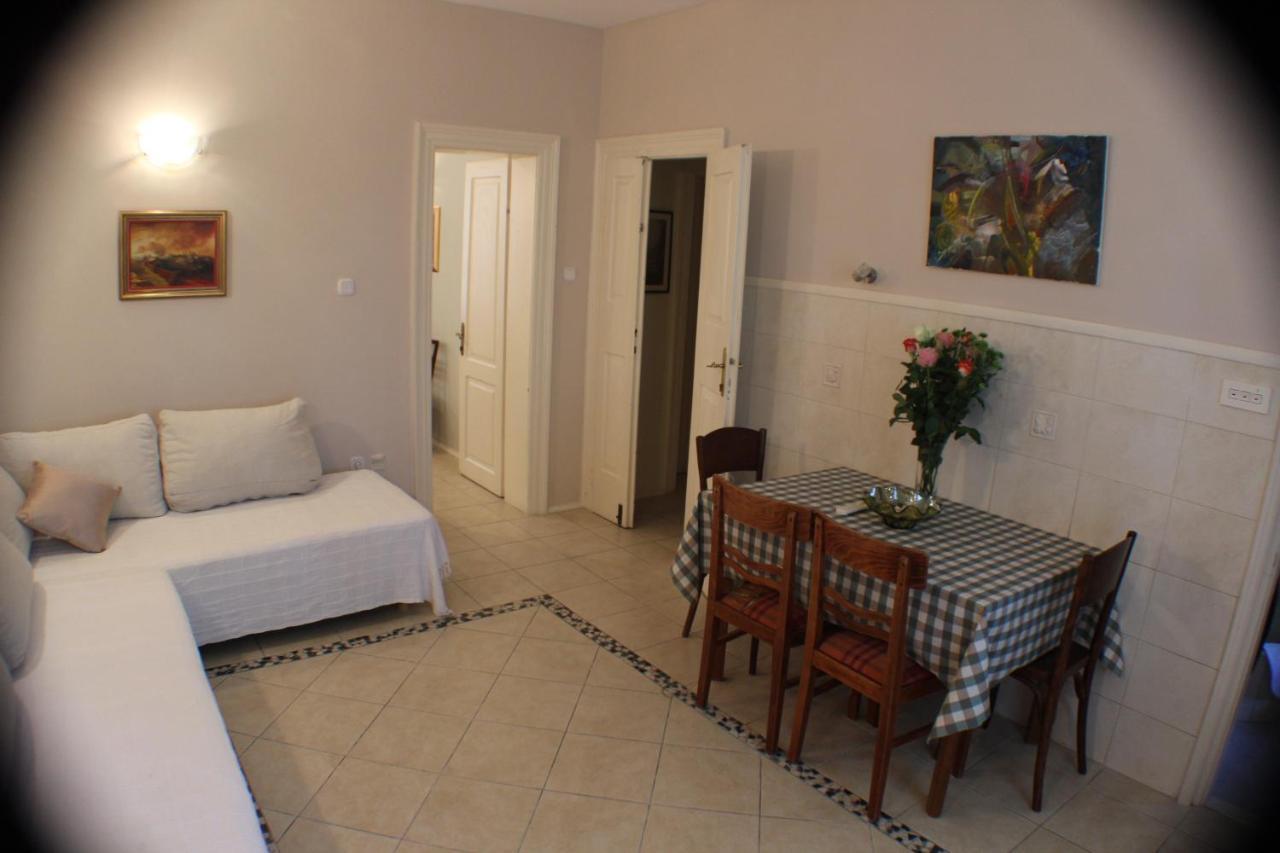 Adagio Theatre Apartment สปลิท ภายนอก รูปภาพ