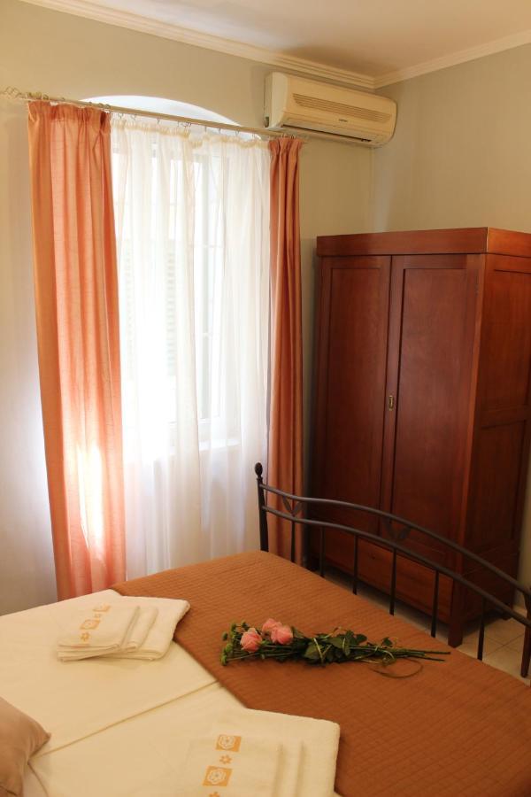 Adagio Theatre Apartment สปลิท ภายนอก รูปภาพ