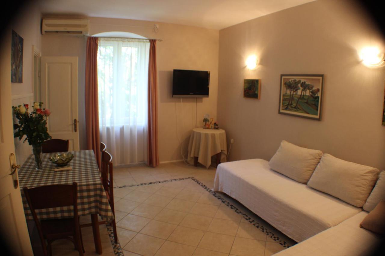 Adagio Theatre Apartment สปลิท ภายนอก รูปภาพ